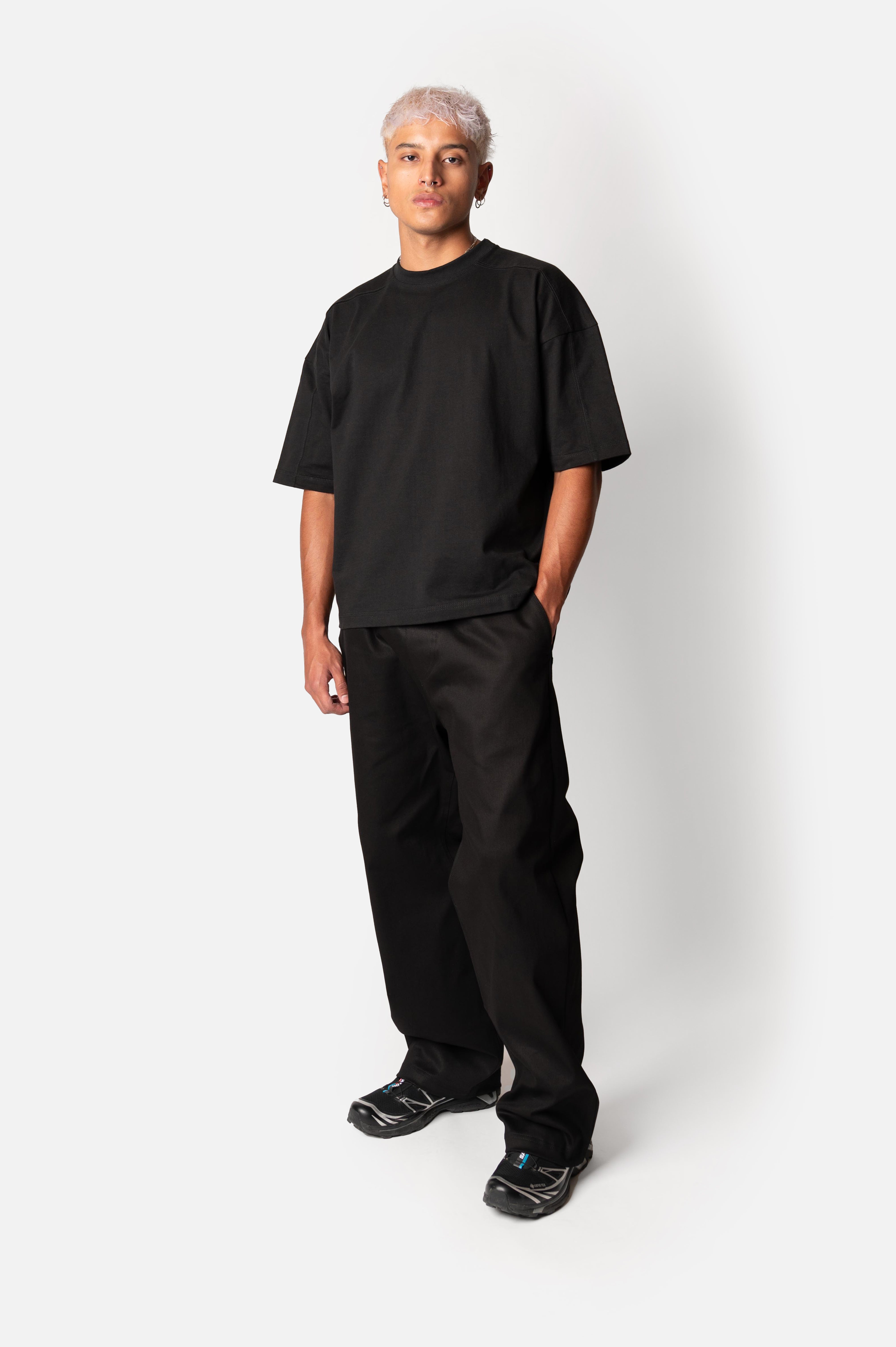 BLACK BAGGY JEANS