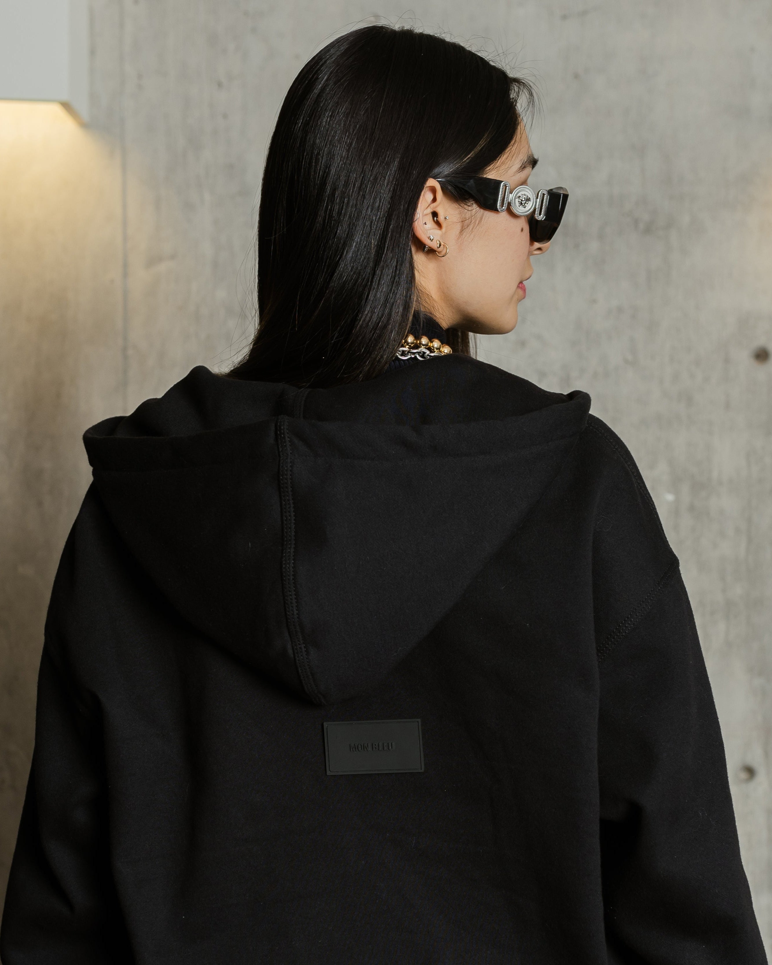 BASIC BLACK HOODIE