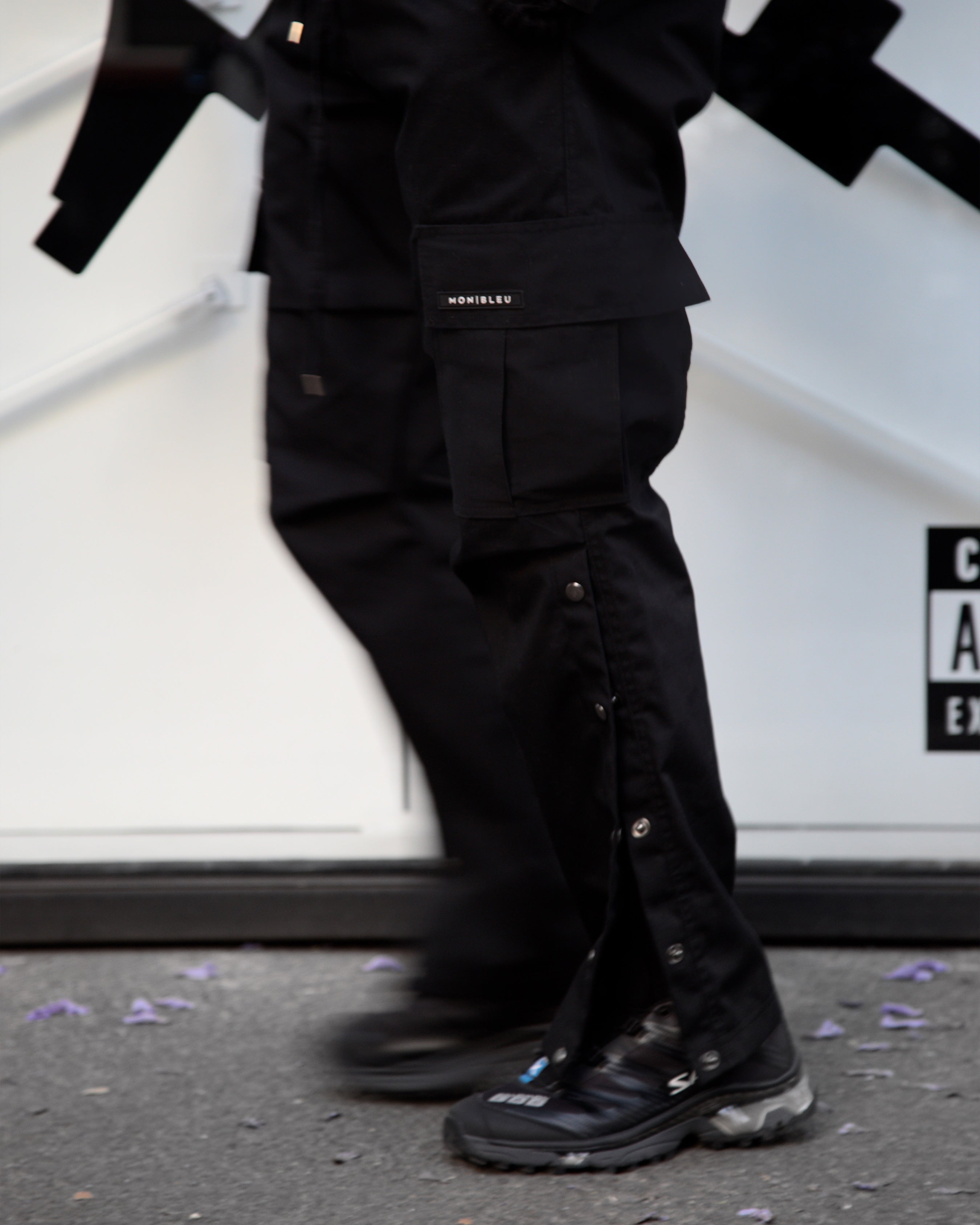 MB BLACK CARGO PANTS