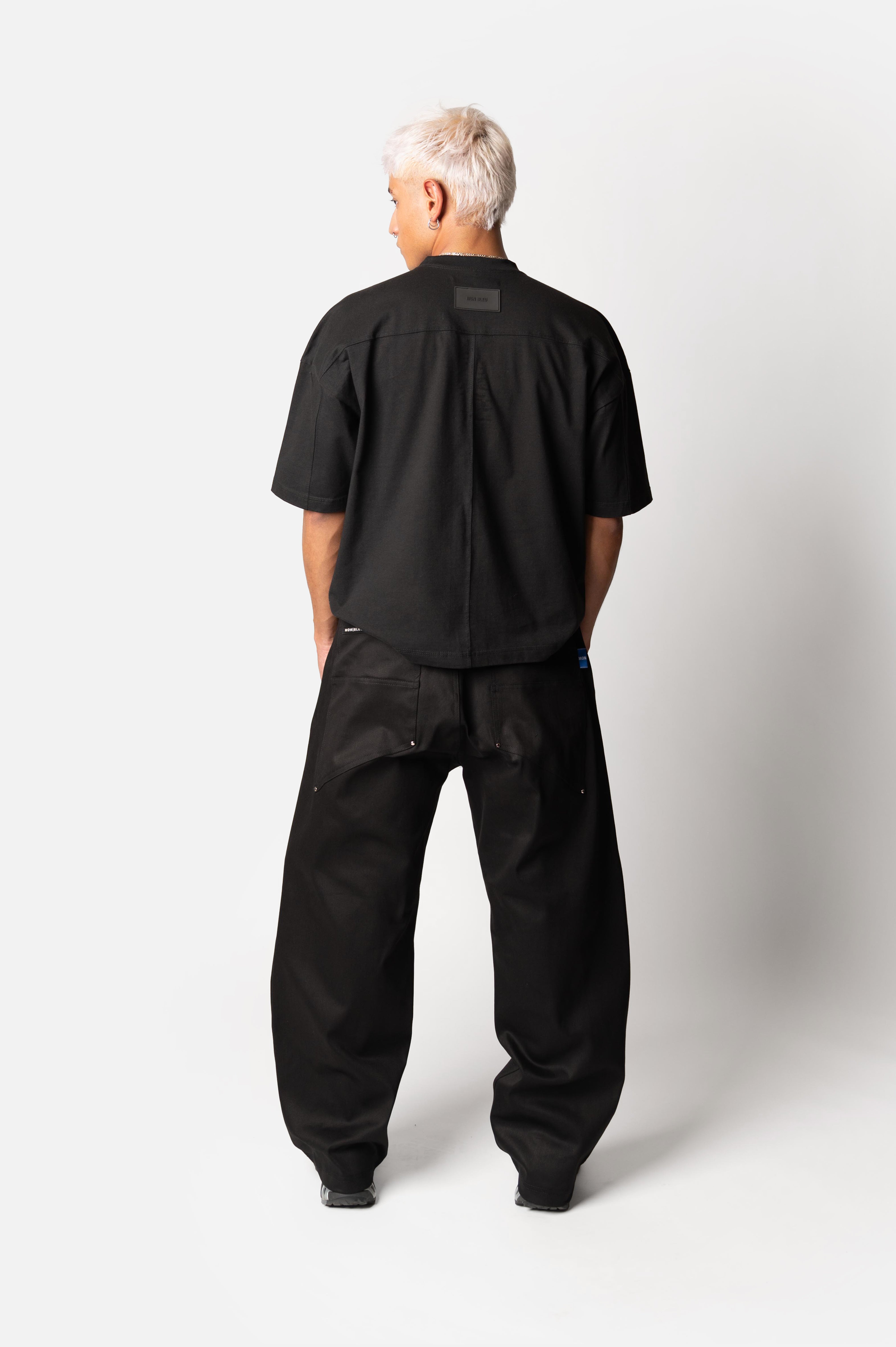 BLACK BAGGY JEANS